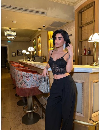 Taşlı Dantel Crop